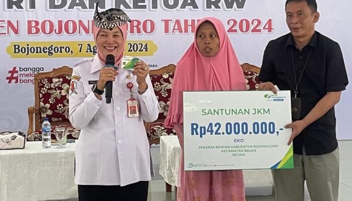 Para Ketua RT dan RW Sambut Gembira Rencana Pemkab Bojonegoro Beri Kartu BPJS Ketenagakerjaan