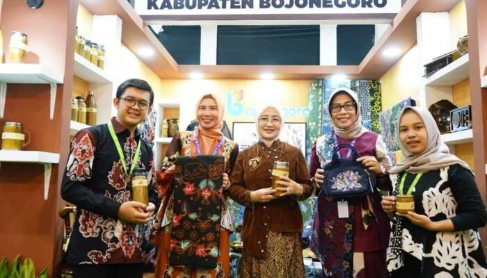 Produk Lokal Go Nasional, Pelaku UMKM Bojonegoro Ikuti Pameran Kriyanusa di Jakarta