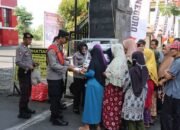 Sarapan Gratis, Polres Bojonegoro Bagikan Puluhan Nasi Kotak