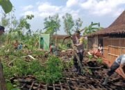 TNI-Polri dan BPBD Bojonegoro Bantu Korban Bencana