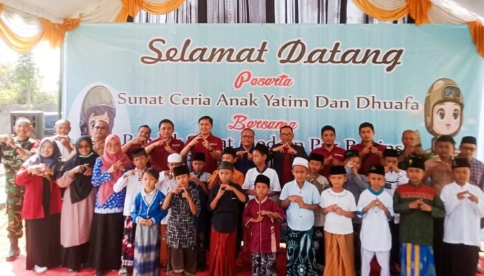 Sunatan Massal Anak Yatim dan Dhuafa di Markas Koramil Padangan Bojonegoro