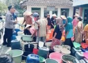 10 Ribu Liter Air Bersih Disalurkan Polres Bojonegoro ke Desa Tlogohaji