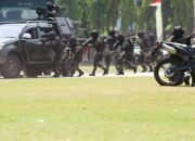 Perayaan HUT ke- 79 TNI di Bojonegoro, Ketua KPU wdan Bawaslu disandera