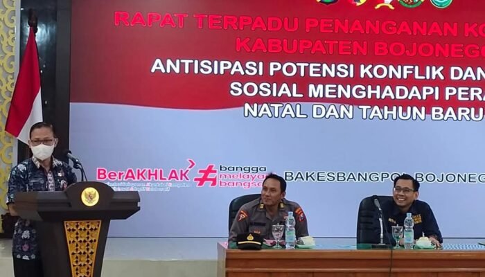Bakesbangpol Bojonegoro menggelar rapat Terpadu Jelang Natal