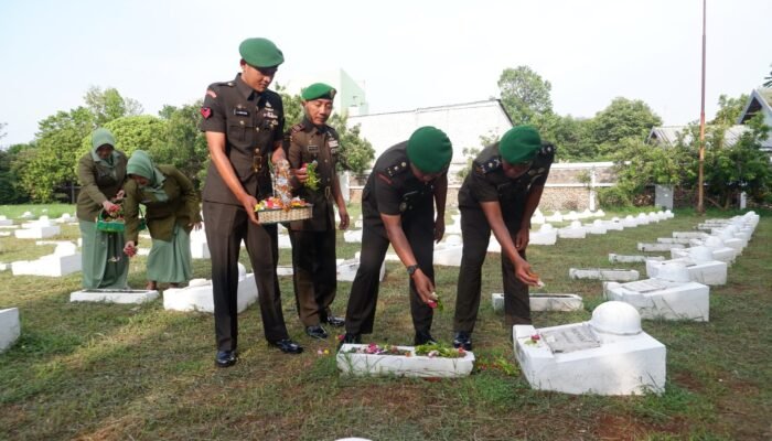 Peringati Hari Juang TNI AD, Kodim 0811/Tuban Gelar Ziarah di TMP