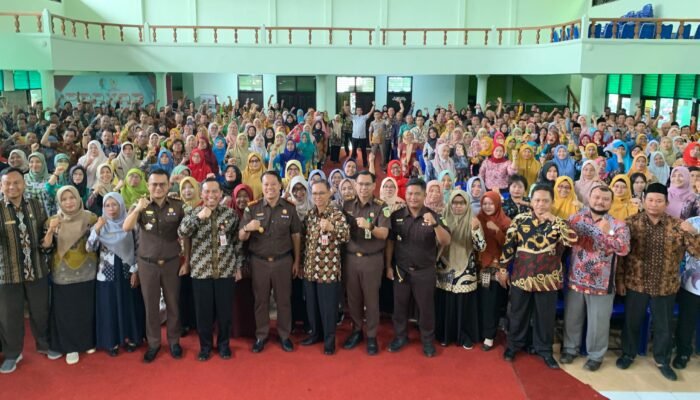 Cegah Korupsi, Pemkab Bojonegoro dan Kejaksaan Negeri Gelar Pembinaan Bagi Pengelola Satuan Pendidikan