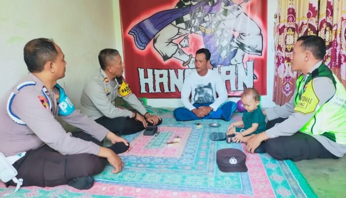 Kapolsek Kanor Sambangi Sesepuh Perguruan Silat IKS di Wilayah Kecamatan Kanor