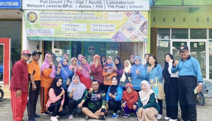 Klinik Muhammadiyah Kedungadem Gelar Senam Gembira