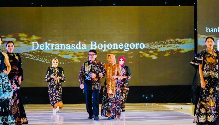 Dekranasda Bojonegoro Peragakan Wastra Nusantara Jadi Simbol Identitas Serta Tradisi Pertiwi