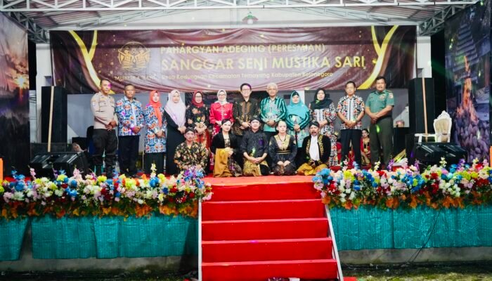 Pj Bupati Bojonegoro Adriyanto meresmikan sanggar seni ‘Mustika Sari’ di rest area Desa Kedungsari