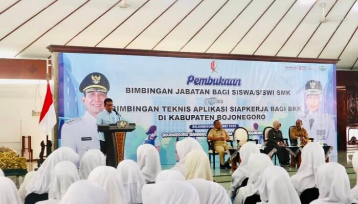 Bimtek Aplikasi Siapkerja Bagi Siswa-Siswa SMK Bojonegoro