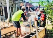 Karya Bakti TNI Bersama Masyarakat: Pengecoran Pondasi Musholla di Margoagung