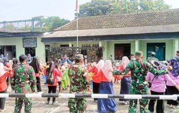 Kunjungan Siswa TK Miftakhul Ulum  ke Koramil Sumberrejo