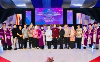 Wisuda Fakultas Kesehatan ISTEK ICSADA Bojonegoro dan Pesan Wakil Bupati Nurul Azizah