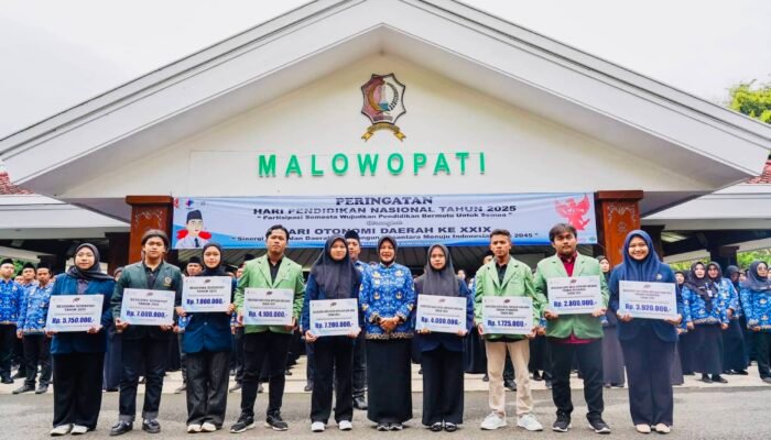 Pemkab Bojonegoro Siapkan Beasiswa untuk Meningkatkan Pendidikan