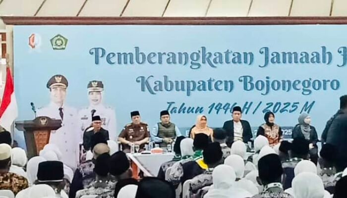 Bojonegoro Berangkatkan 4 Kloter Rombongan Jamaah Menuju Asrama Haji Surabaya