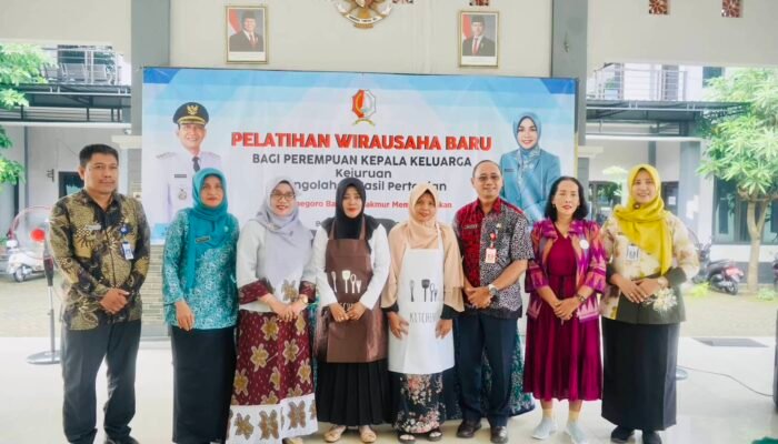 Ibu Cantika Hadiri Pembukaan Pelatihan Wirausaha Di Sukosewu