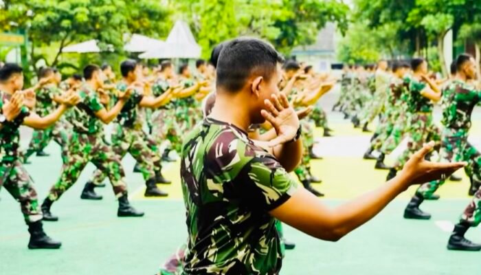 Latihan Pencak Silat Militer oleh Kodim 0813 Bojonegoro