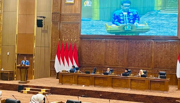 Rapat Paripurna DPRD Penyampaian Nota Pengantar Bupati Bojonegoro