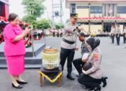 Polres Bojonegoro Gelar Upacara Kenaikan Pangkat dan Pemberian Penghargaan