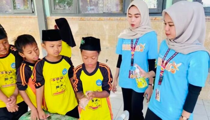 Sosialisasi dan Praktik PHBS di SD Negeri Ngringinrejo Bersama KKN-TK Universitas Bojonegoro