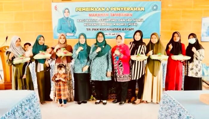 TP PKK Bojonegoro Serahkan Bantuan PMT untuk Balita dan Ibu Hamil di Kecamatan Gayam