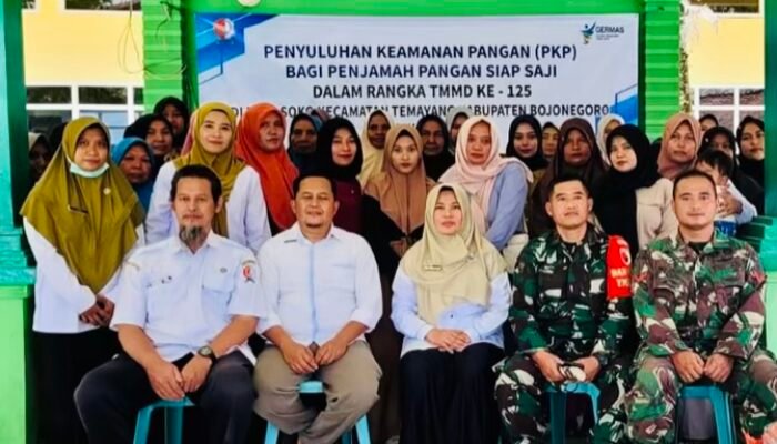 Dinas Kesehatan Bojonegoro Edukasi Warga Desa Soko Soal Keamanan Pangan dalam TMMD ke-125