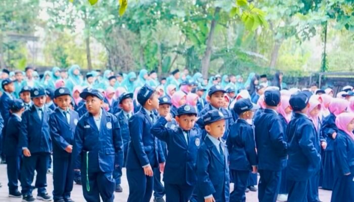 Tangis Haru dan Tawa Ceria Hari Perdana di MINU Karakter Bojonegoro