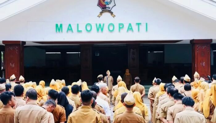 Nurul Azizah Memimpin Pelepasan 52 PNS Purna Tugas