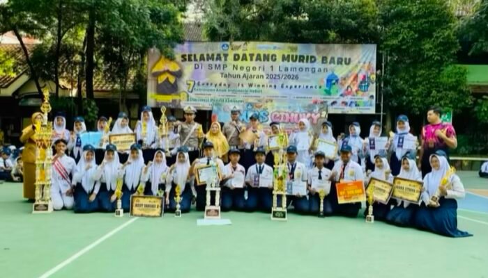 Polres Lamongan Gelar Edukasi Komprehensif di SMPN 1 Lamongan