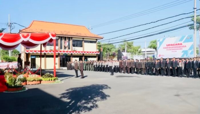 Upacara Peringatan Hari Bhayangkara ke-79 di Polres Bojonegoro