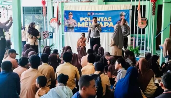 Sosialisasi Tertib Lalu Lintas di SLB Putra Harapan Bojonegoro