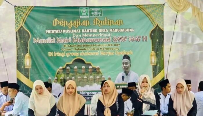 Muslimat dan Fatayat Ranting Desa Margoagung Gelar Pengajian Rutin dan Peringatan Maulid Nabi