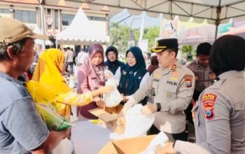 Polres Bojonegoro Gelar Gerakan Pangan Murah, Sediakan 30 Ton Beras untuk Warga