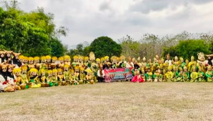 MI Muhammadiyah 1 Kedungadem Raih Juara 3 di Pawai Budaya