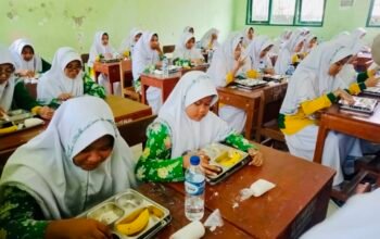 Kunjungan Kerja KSP: Dukungan Terhadap Program MBG di Lamongan