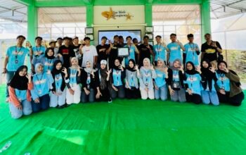Inovasi Mahasiswa KKNTK 08 Unigoro: Paving Block dari Limbah Plastik di Desa Ngringinrejo