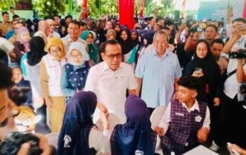 Menteri Pratikno dan Dirjen Kemenkes Tinjau Cek Kesehatan Gratis di Bojonegoro