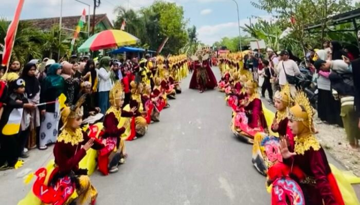 MI Islamiyah Ngasem Sabet Juara 1 Karnaval Tingkat SD/MI