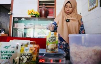 Emping Garut Bojonegoro: Kisah Ana Nurhayati Meraup Omzet Puluhan Juta”