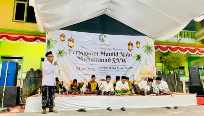 Warga Ngasem Antusias Ikuti Maulid Nabi yang Digelar REMAS Masjid Besar Al-Muttaqiin