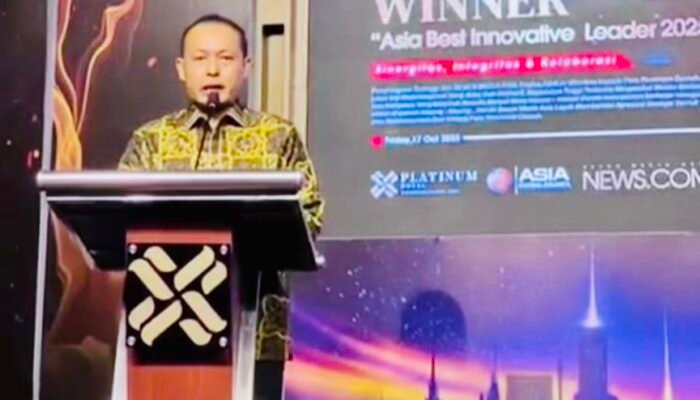 Ketuaa DPRD Bojonegoro Raih Asia Global Award 2025 di Bali