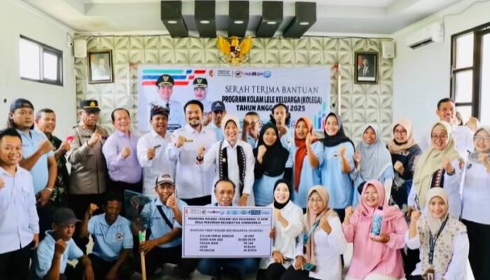 Wabup Bojonegoro Serahkan Progam KOLEGA