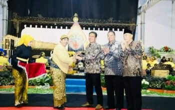HUT Ke-49 Koperasi Kareb: Bupati Bojonegoro Ajak Jaga Keseimbangan Ekonomi dan Budaya