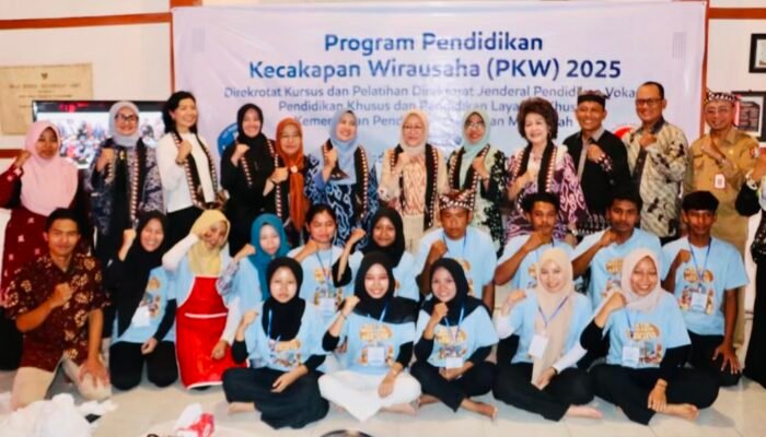 Kolaborasi Pemkab dan Dekranasda Bojonegoro Cetak Wirausaha Muda Batik Obersewu