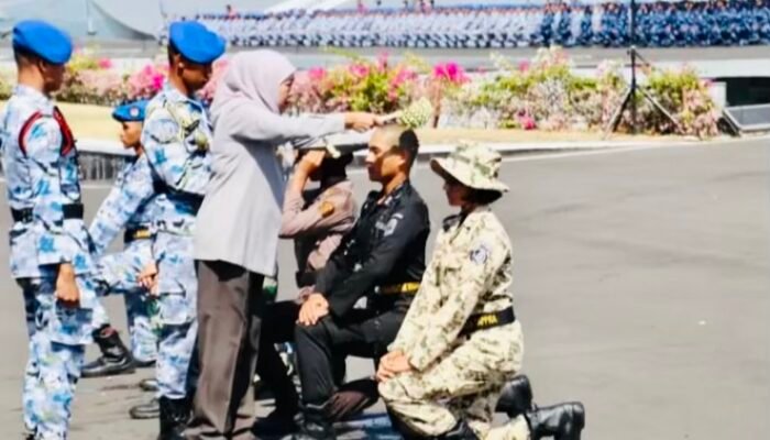 SMAN 2 Taruna Bojonegoro Borong Tiga Penghargaan di Upacara Pembaretan Taruna Jatim