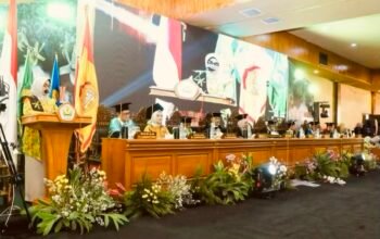 Unigoro Kukuhkan 535 Sarjana, Bupati Bojonegoro Dorong Lulusan Jadi Generasi Tangguh dan Adaptif