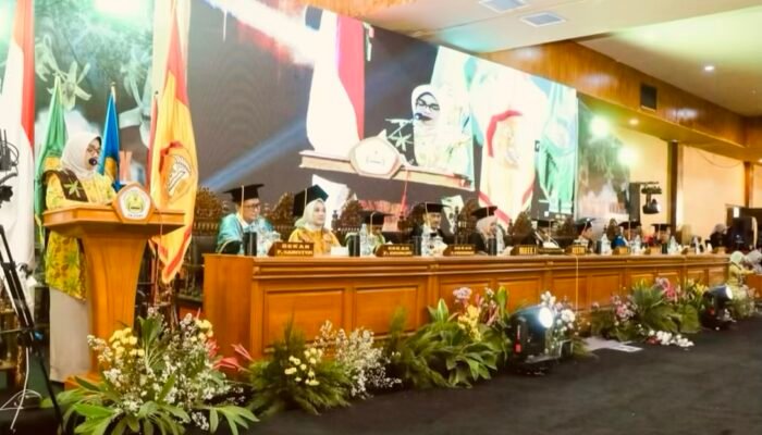 Unigoro Kukuhkan 535 Sarjana, Bupati Bojonegoro Dorong Lulusan Jadi Generasi Tangguh dan Adaptif