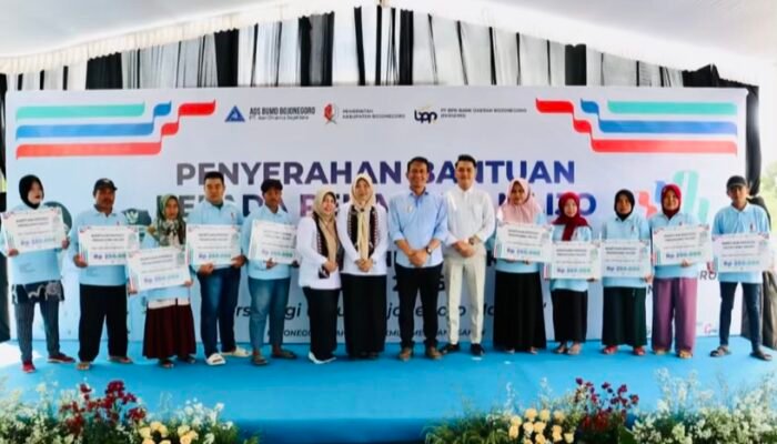 Pemkab Bojonegoro Salurkan Bantuan, Perkuat Ekonomi Pedagang Mlijo di Tiga Kecamatan