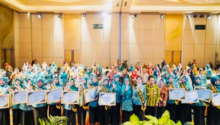 Bunda Cantika Dilantik sebagai Bunda GenRen Bojonegoro